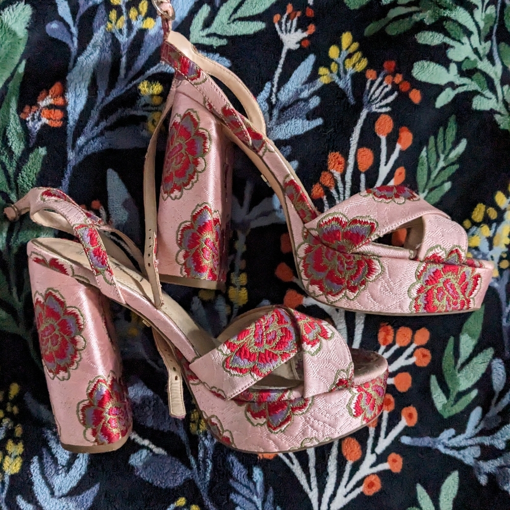 9.5 pink brocade heels